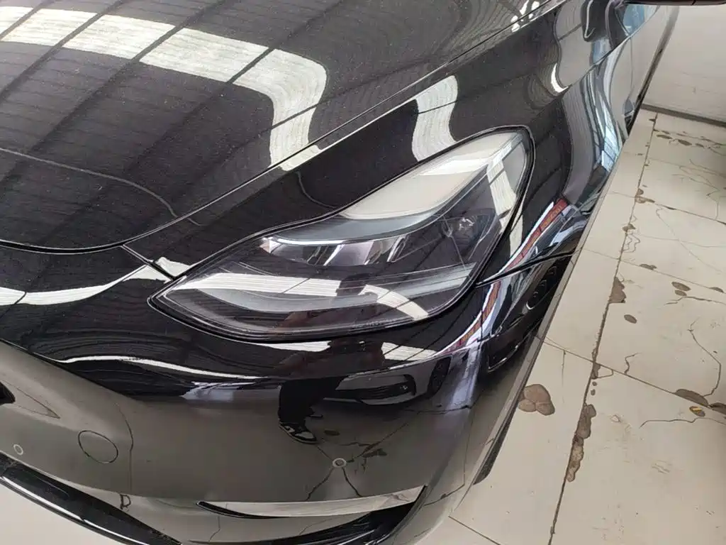 Tesla Model Y — фото 17