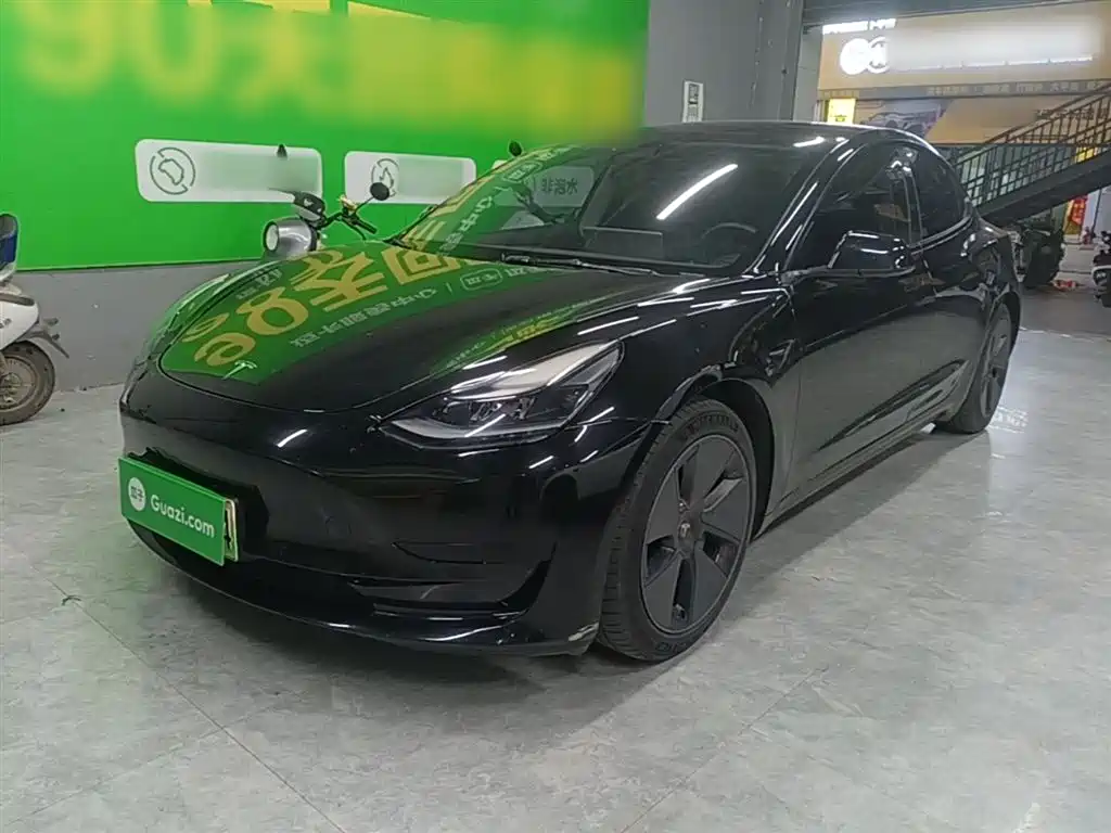 Tesla Model 3 — фото 2