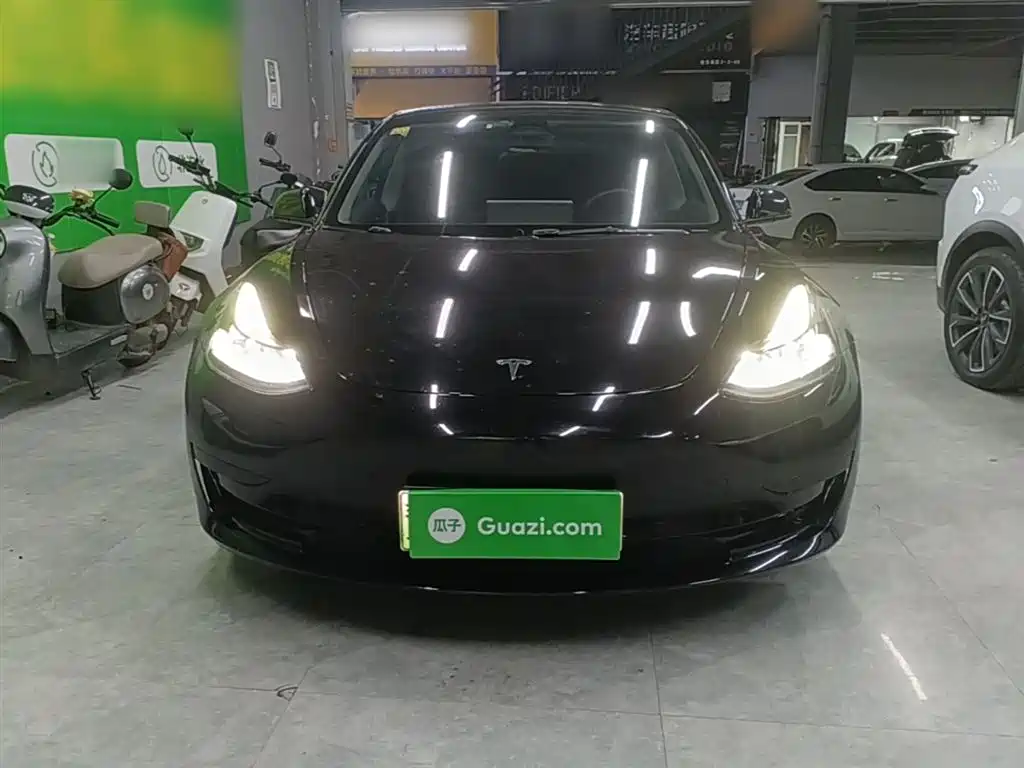 Tesla Model 3 — фото 3