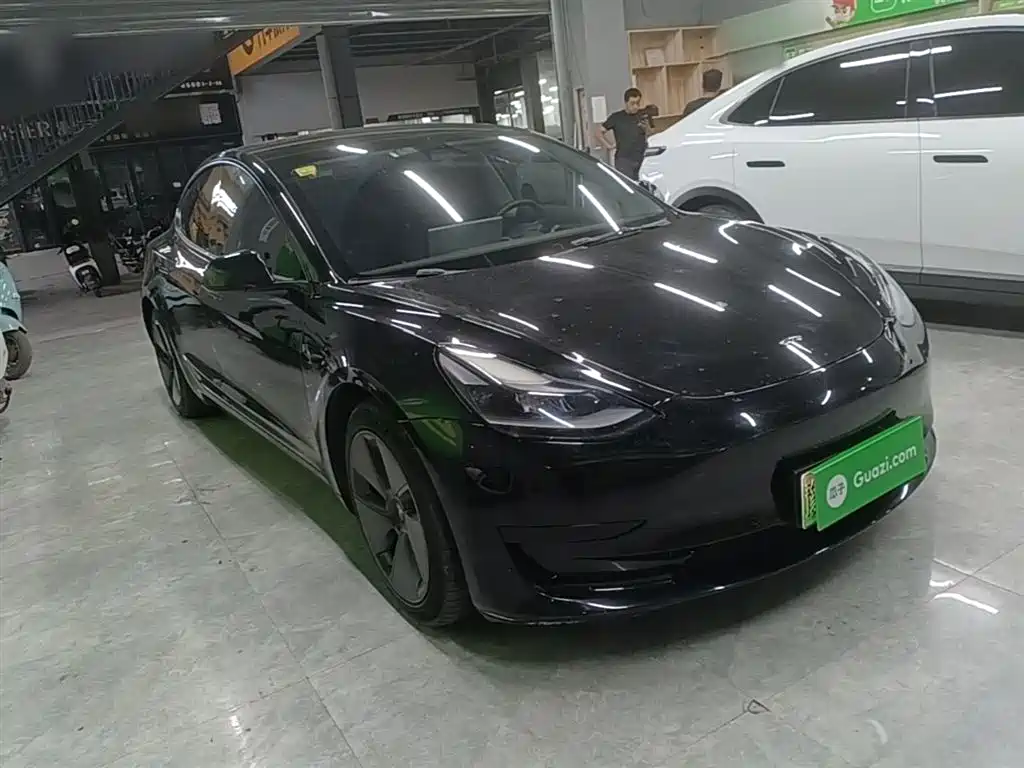 Tesla Model 3 — фото 4