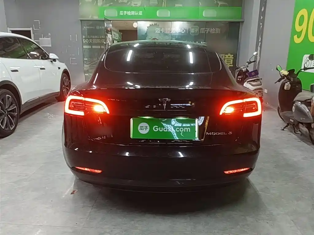 Tesla Model 3 — фото 6