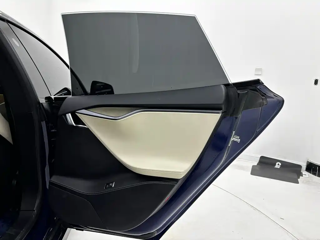 Tesla Model S — фото 18