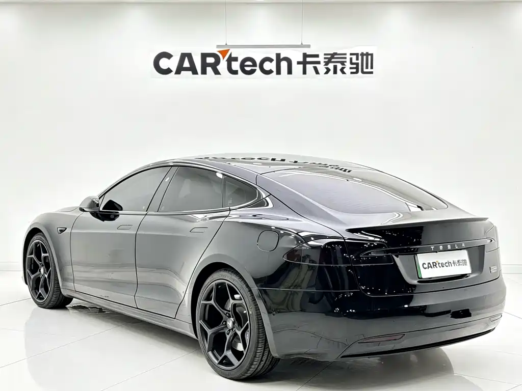 Tesla Model S — фото 4