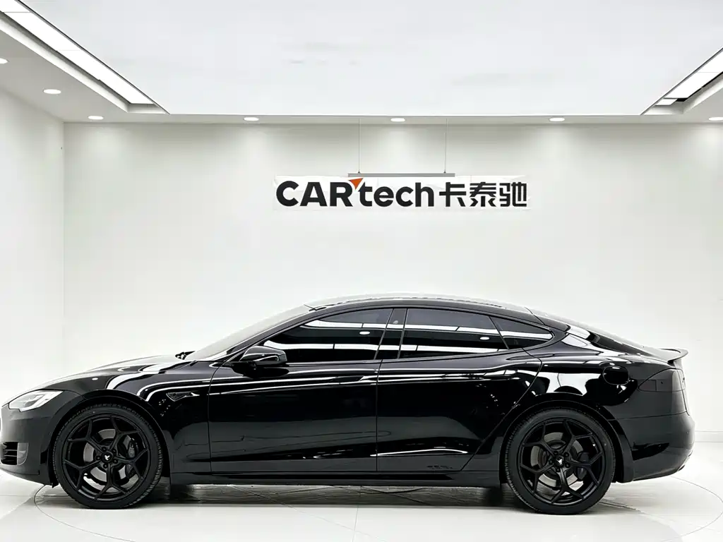 Tesla Model S — фото 5