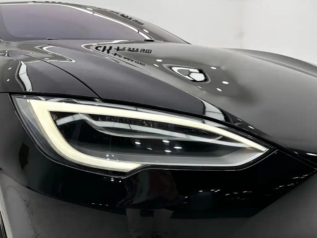 Tesla Model S — фото 6