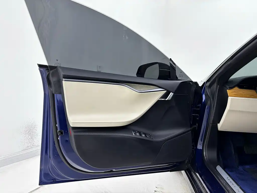 Tesla Model S — фото 9