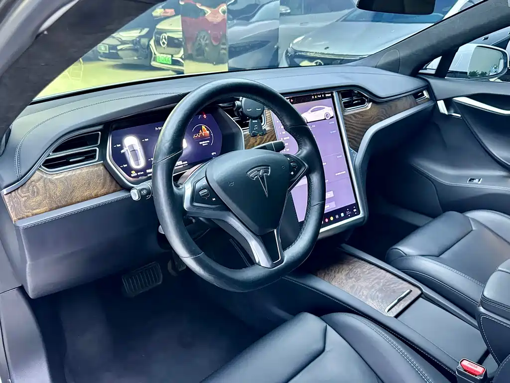 Tesla Model S — фото 8