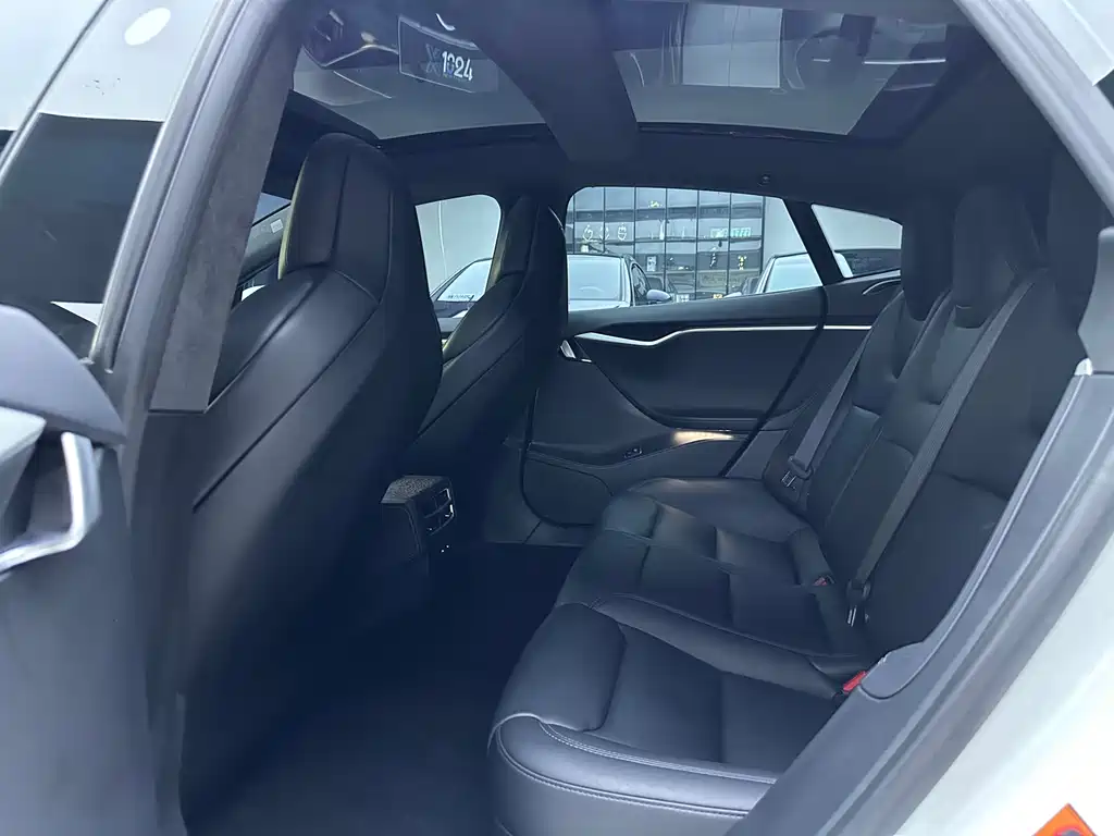 Tesla Model S — фото 9
