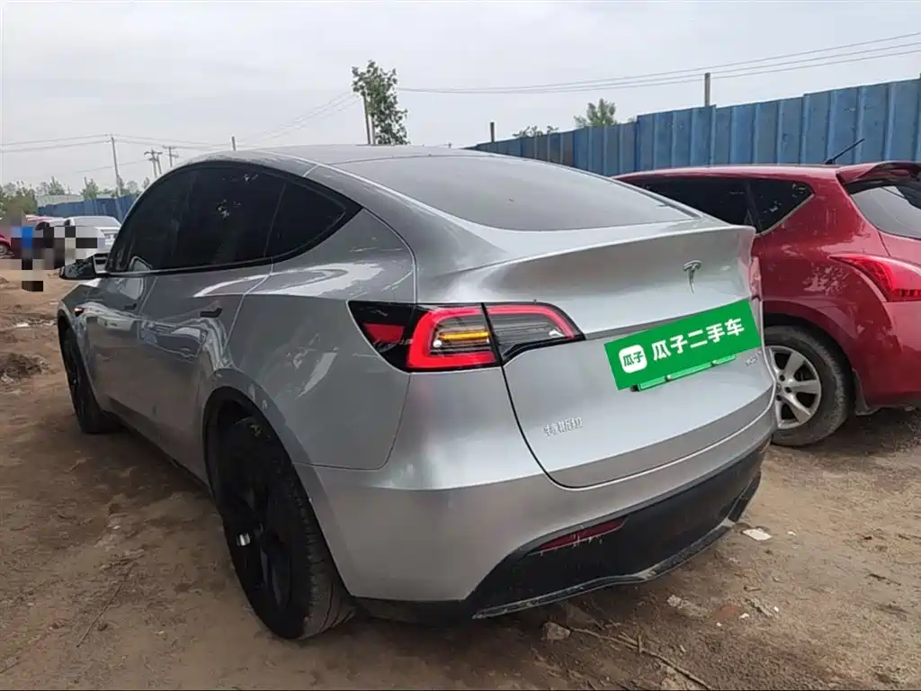 Tesla Model Y — фото 5
