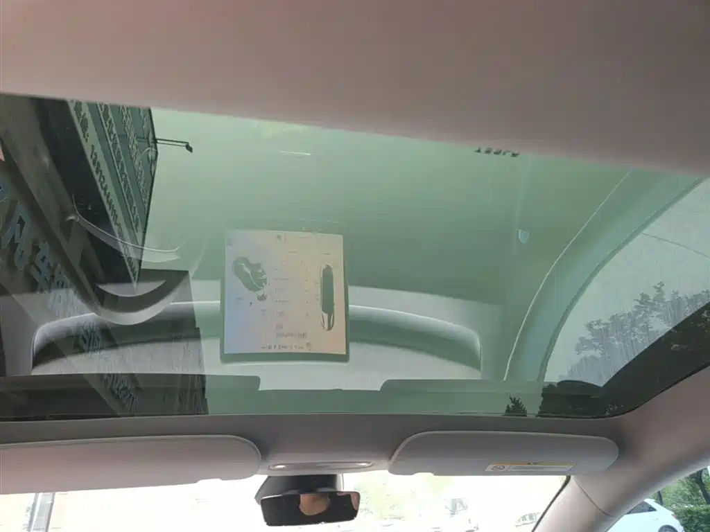 Tesla Model 3 — фото 18