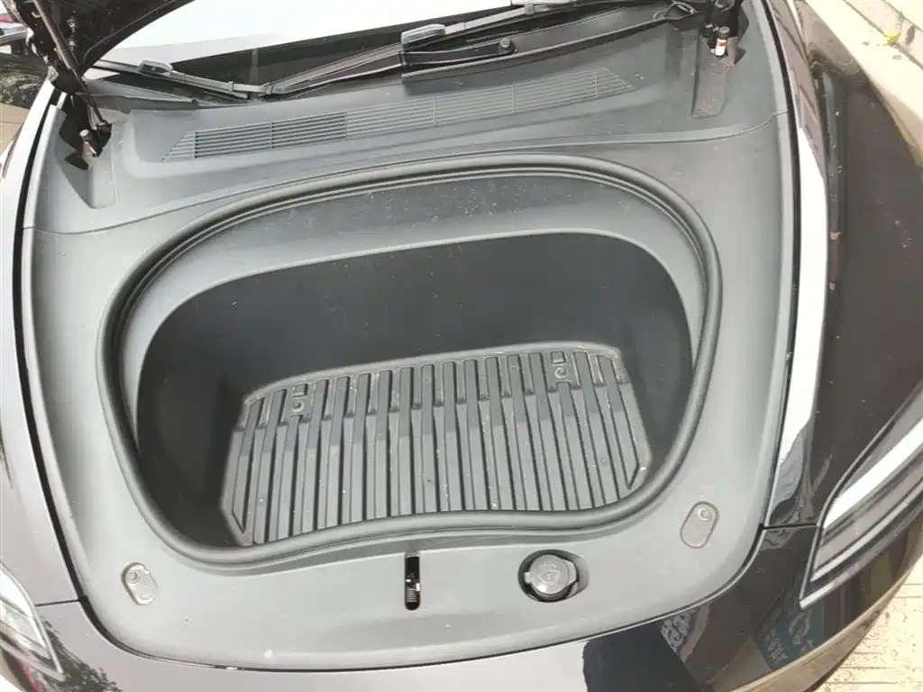 Tesla Model 3 — фото 20