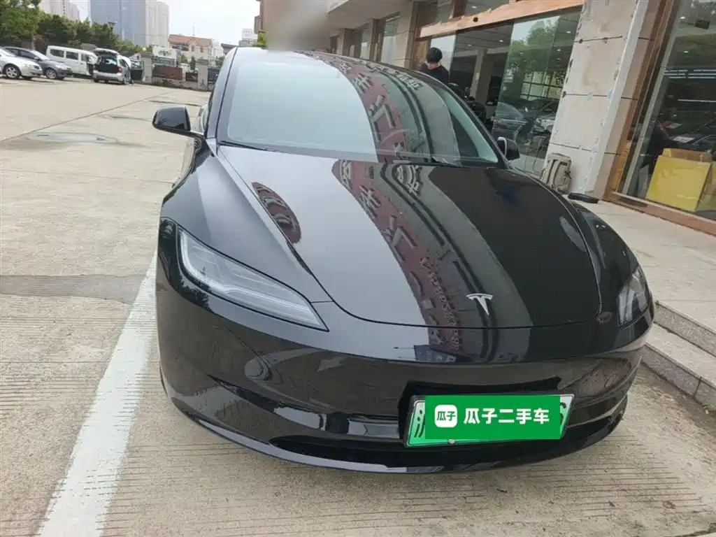 Tesla Model 3 — фото 3