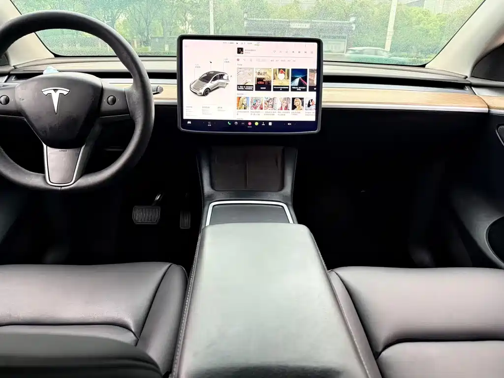 Tesla Model Y — фото 6