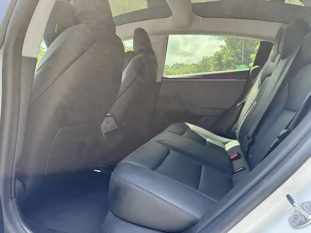 Tesla Model 3 — фото 9