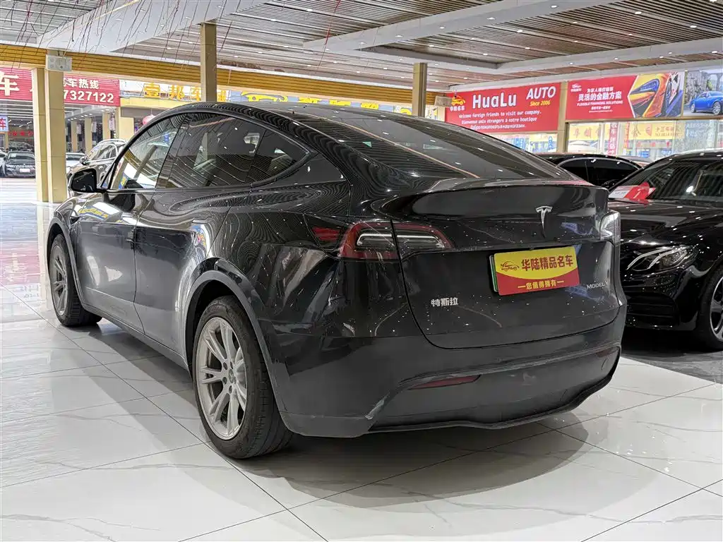 Tesla Model Y — фото 4