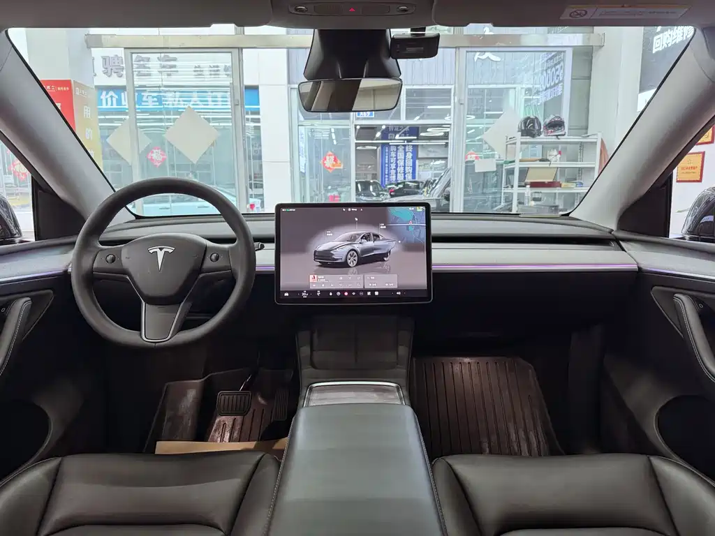 Tesla Model Y — фото 11