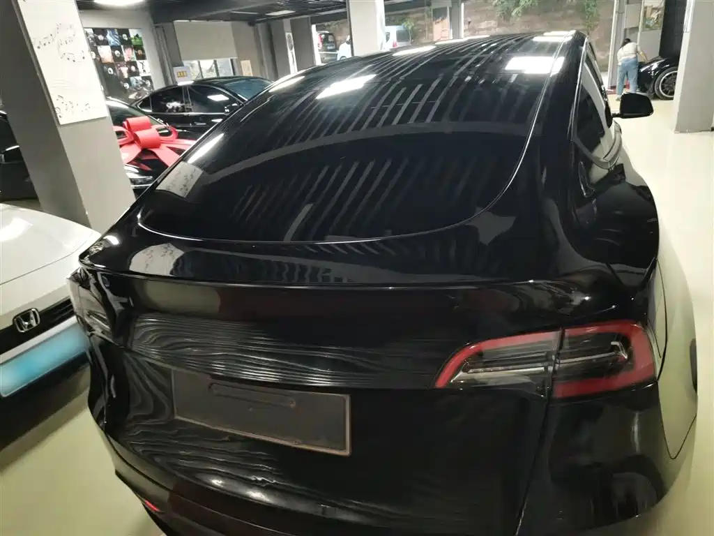 Tesla Model Y — фото 4