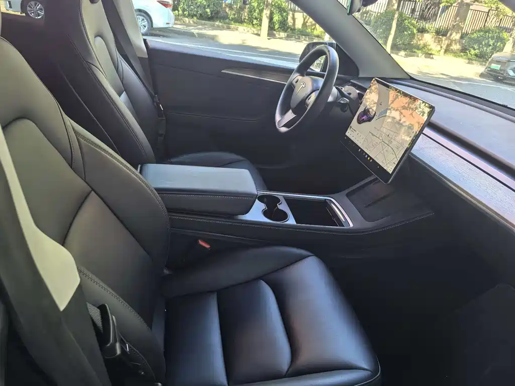 Tesla Model Y — фото 3