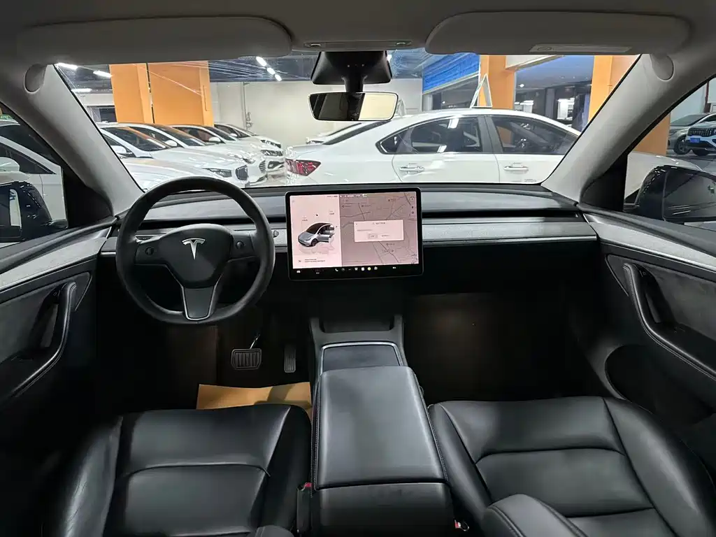 Tesla Model Y — фото 4