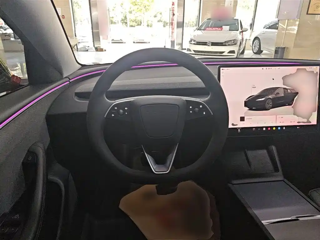 Tesla Model 3 — фото 11