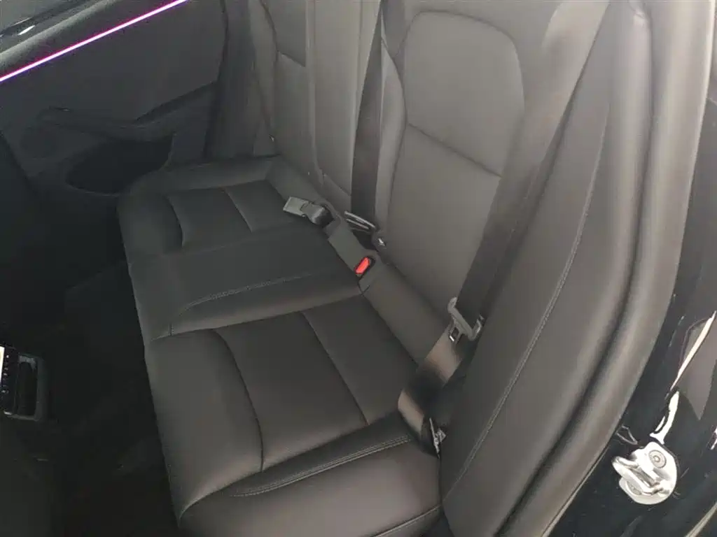 Tesla Model 3 — фото 17
