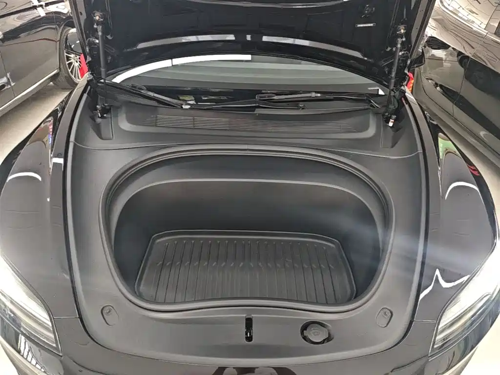Tesla Model 3 — фото 20