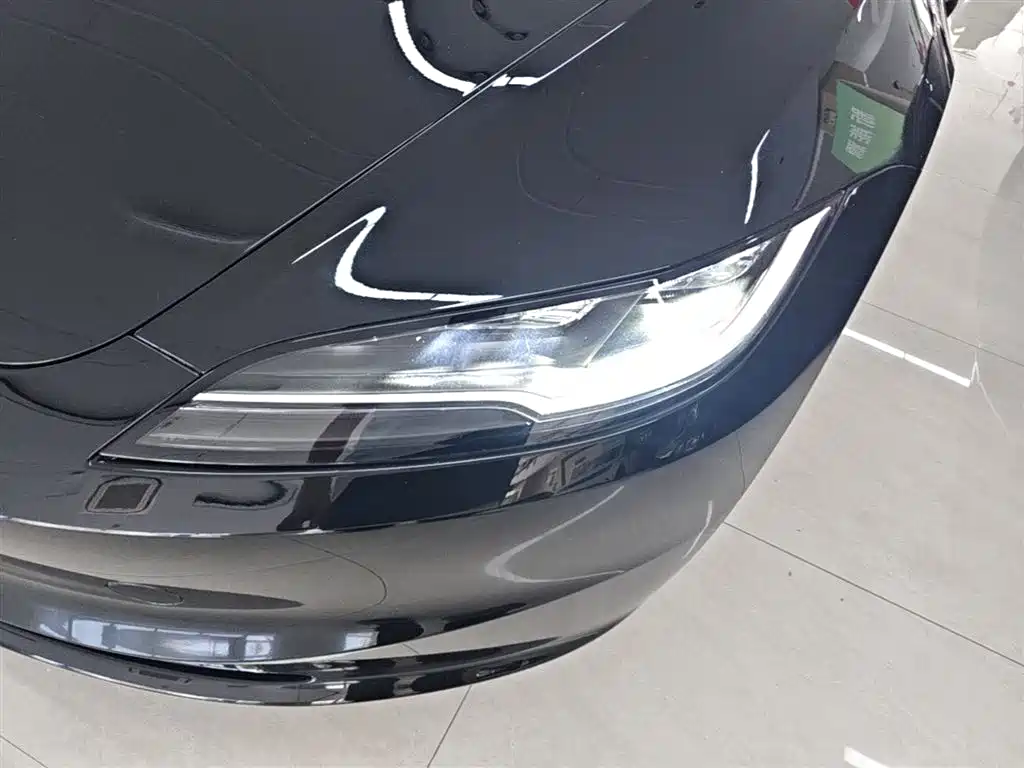 Tesla Model 3 — фото 24