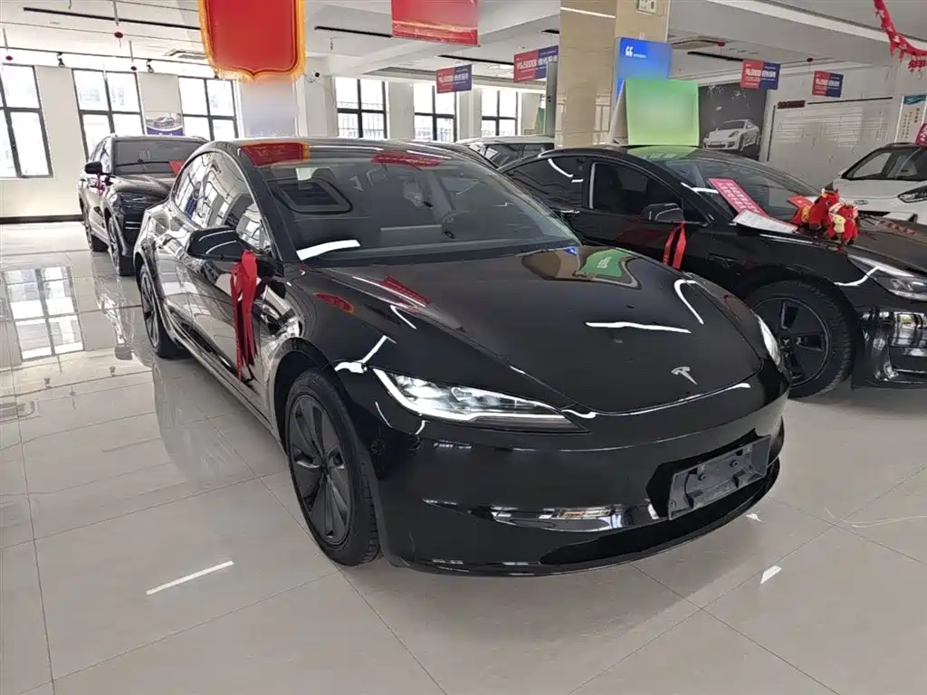 Tesla Model 3 — фото 4