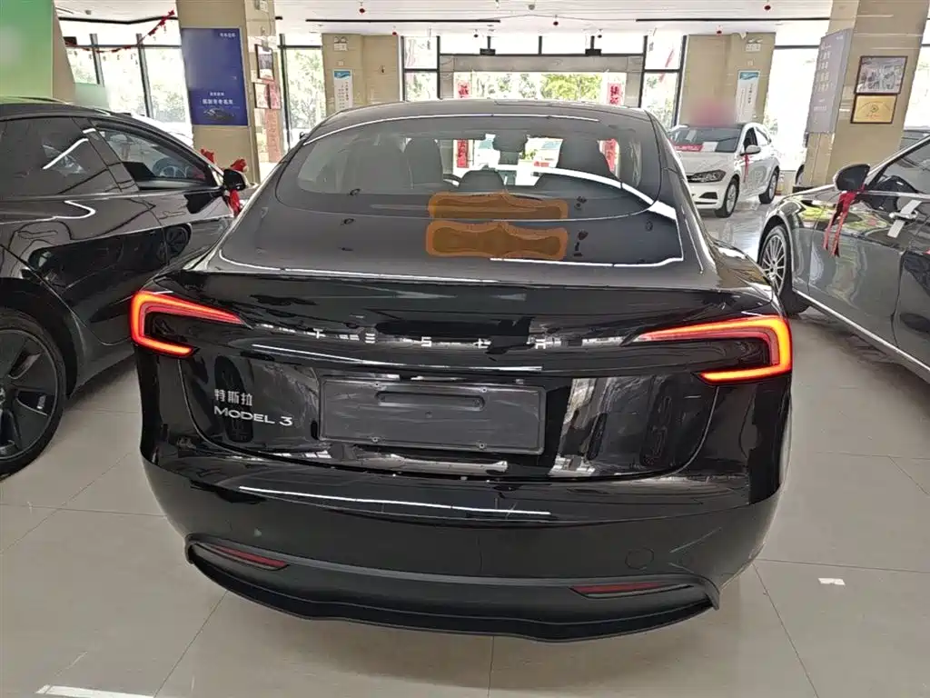 Tesla Model 3 — фото 6