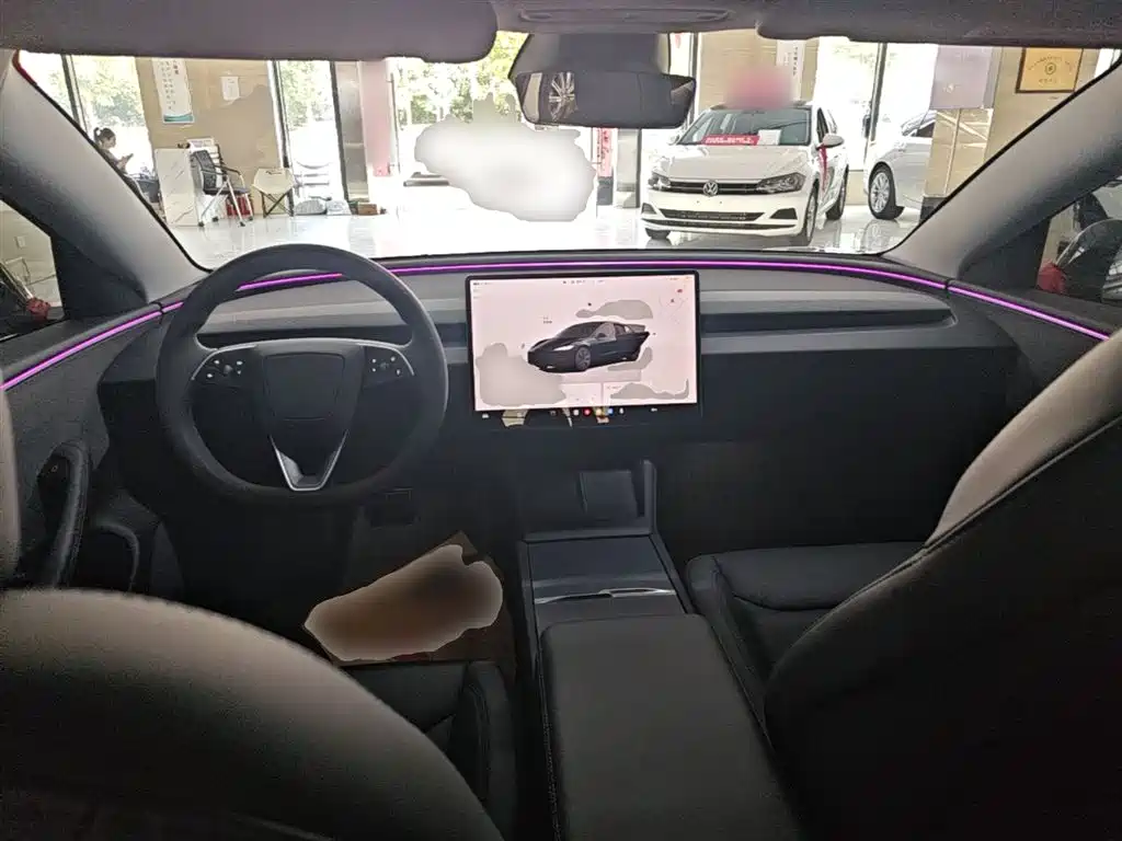 Tesla Model 3 — фото 10