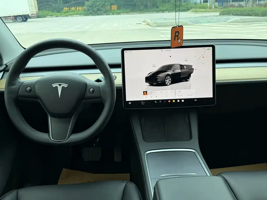 Tesla Model Y — фото 6