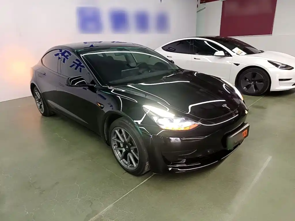 Tesla Model 3 — фото 4