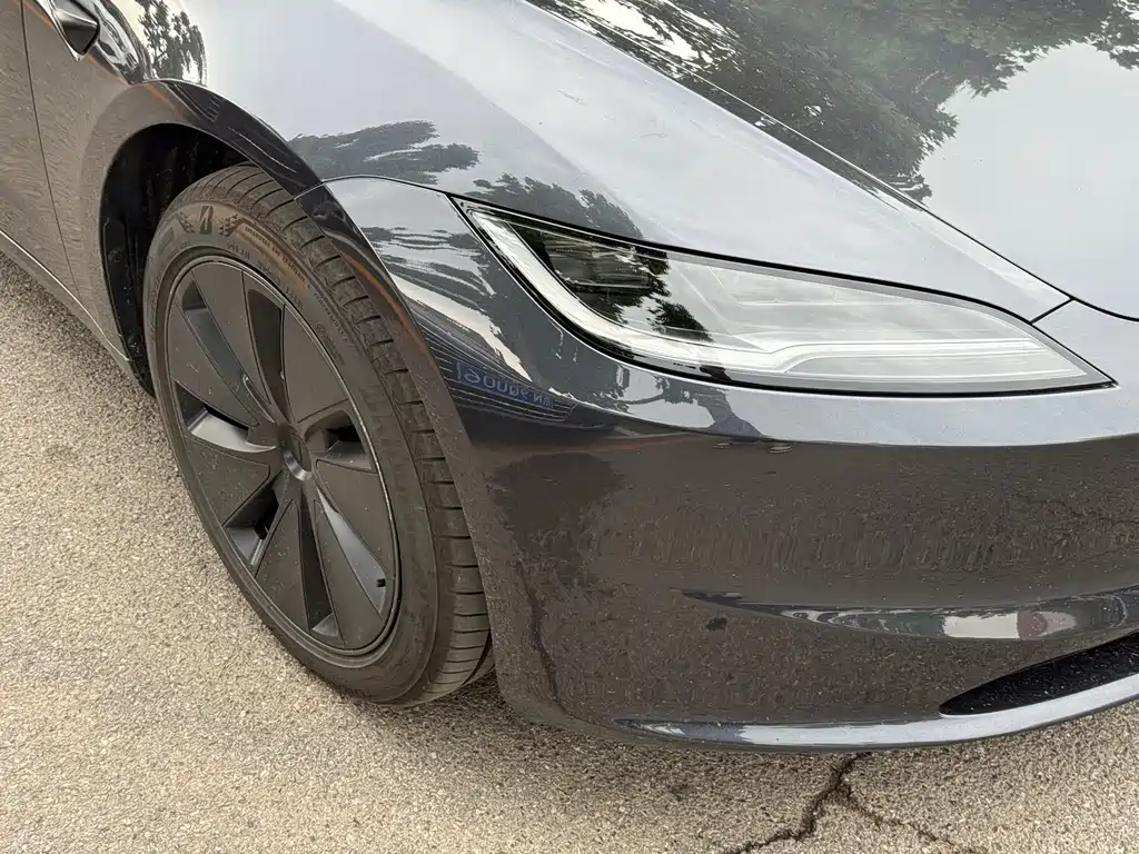 Tesla Model 3 — фото 4