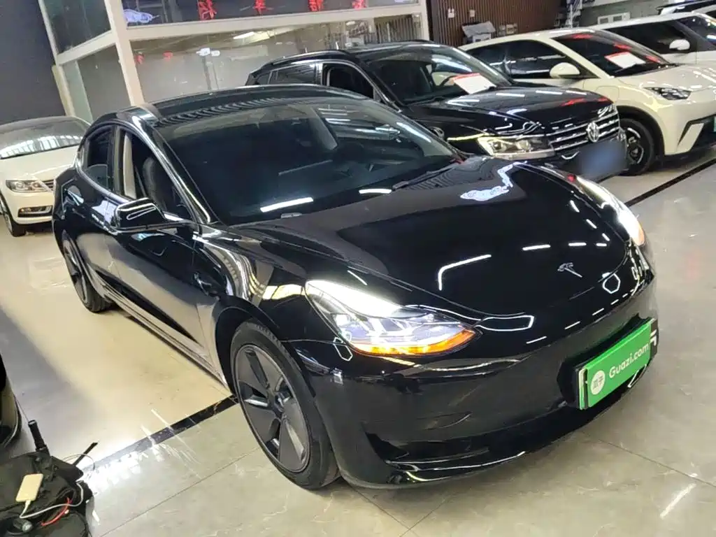 Tesla Model 3 — фото 4