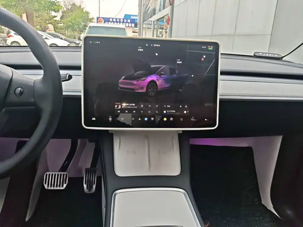 Tesla Model Y — фото 13