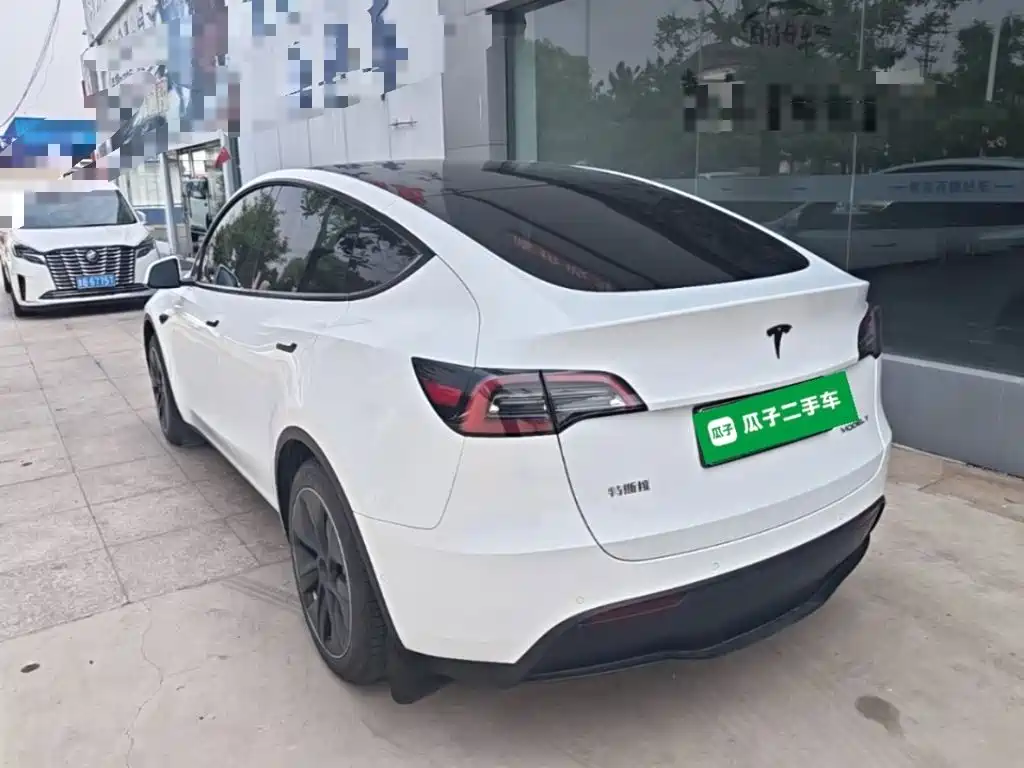 Tesla Model Y — фото 5