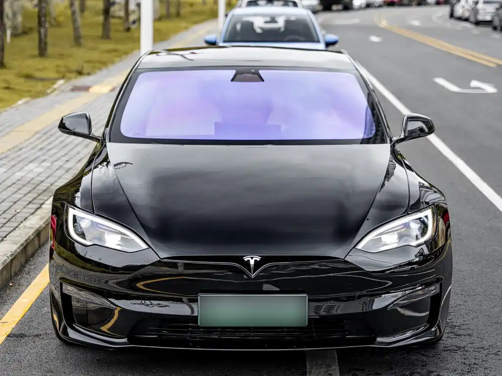 Tesla Model S — фото 2