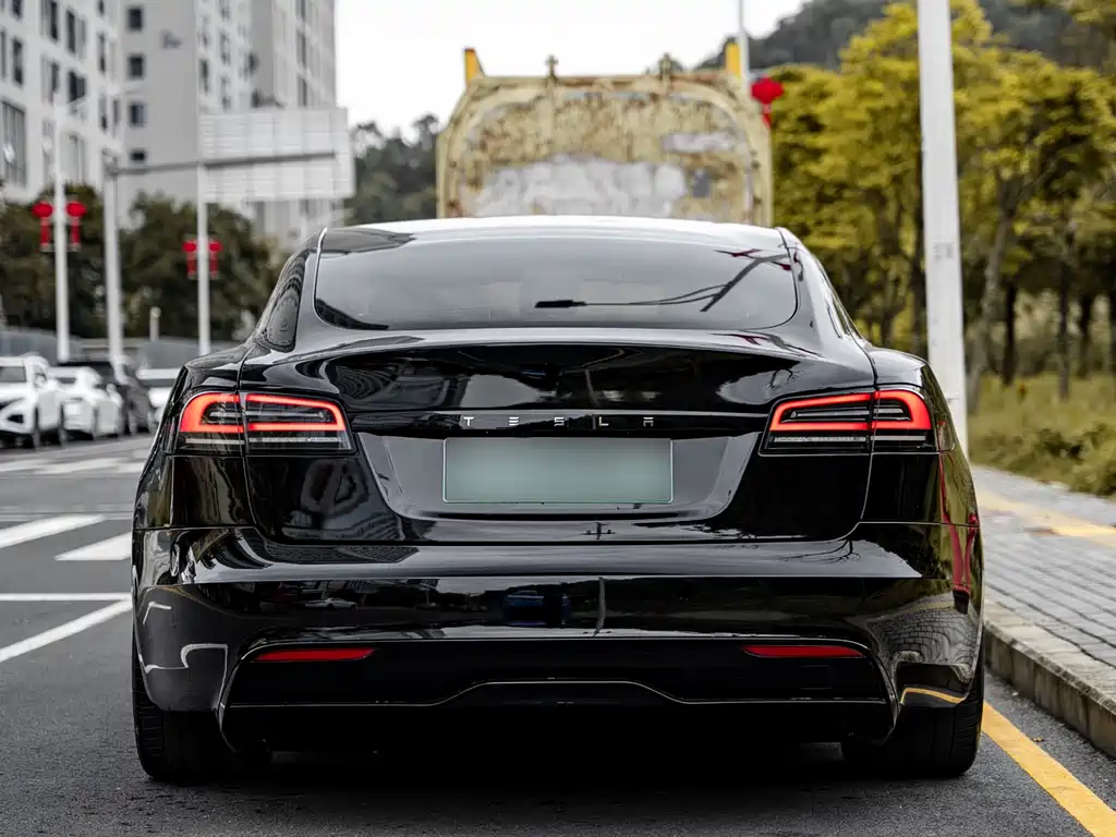 Tesla Model S — фото 6