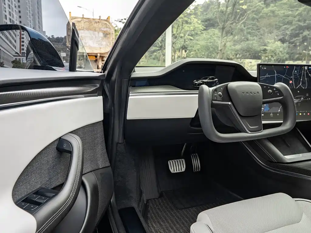 Tesla Model S — фото 7