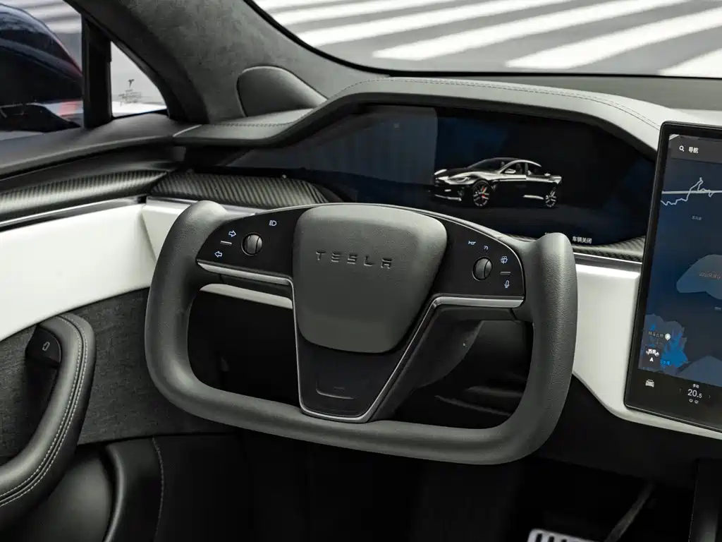 Tesla Model S — фото 9