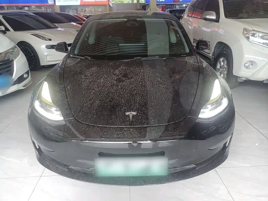 Tesla Model 3 — фото 3