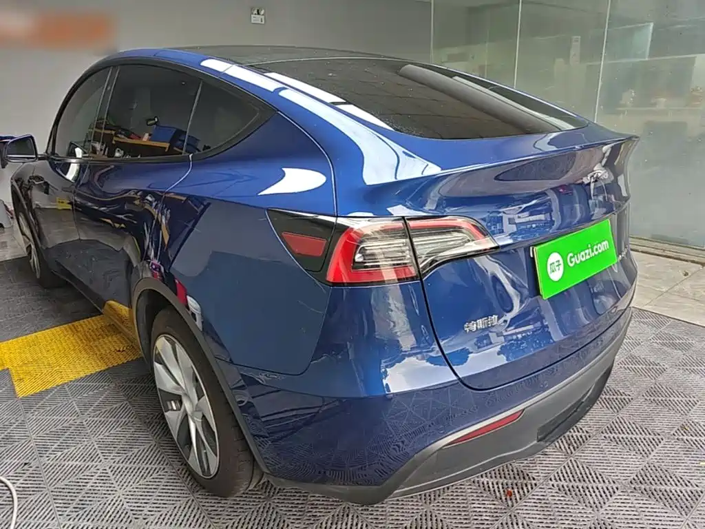 Tesla Model Y — фото 5