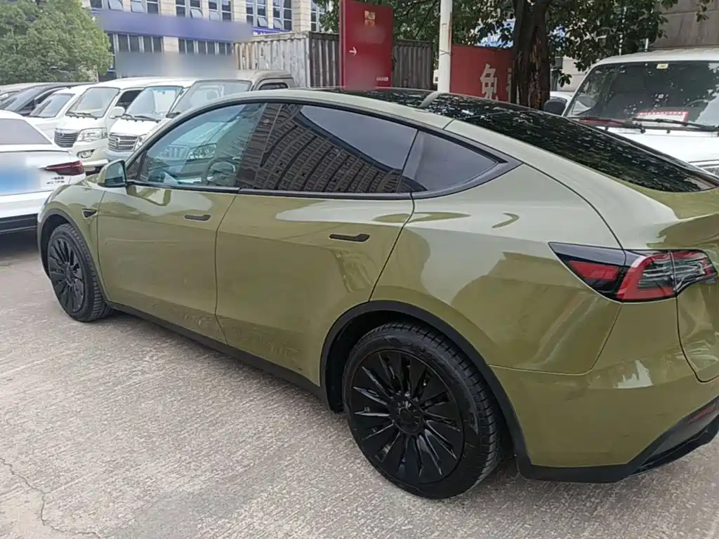 Tesla Model Y — фото 5