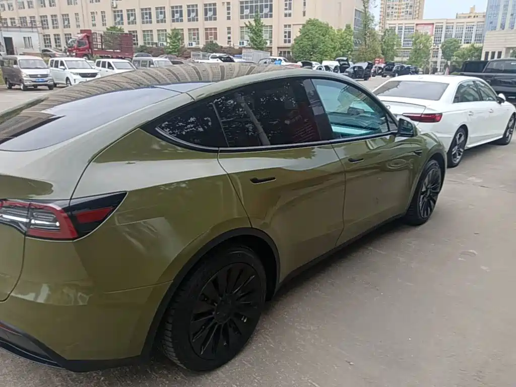 Tesla Model Y — фото 7
