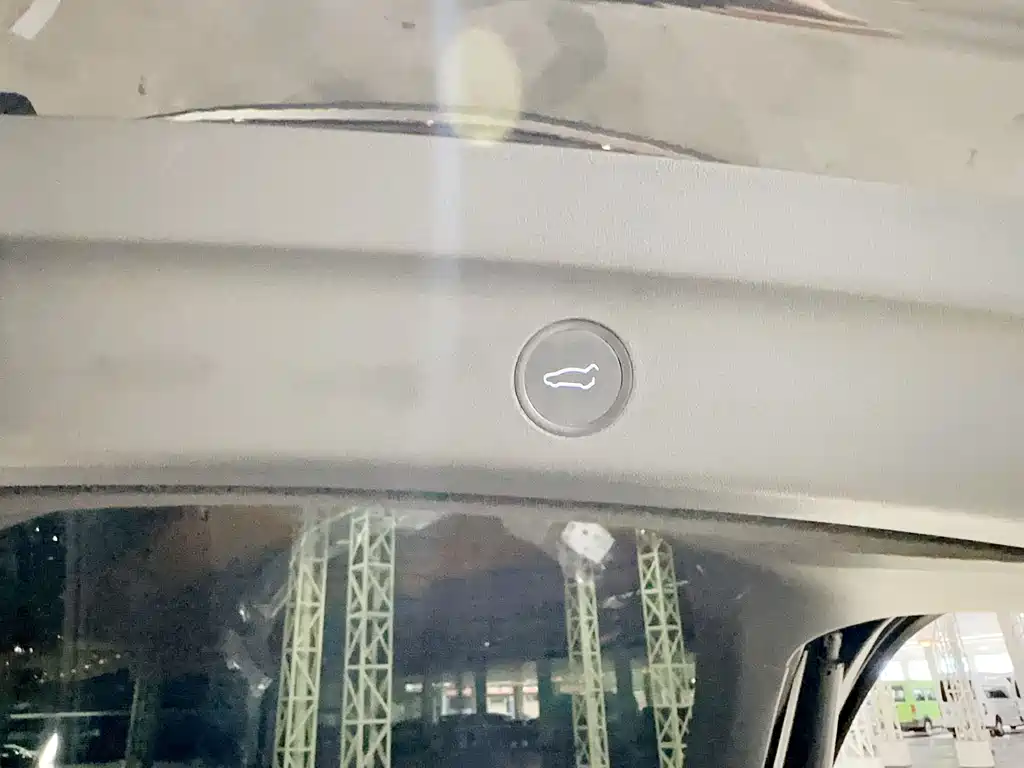 Tesla Model Y — фото 23