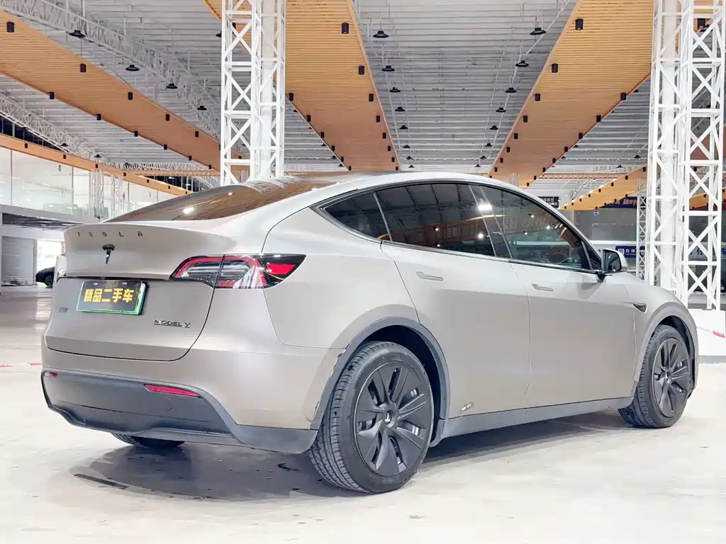 Tesla Model Y — фото 4