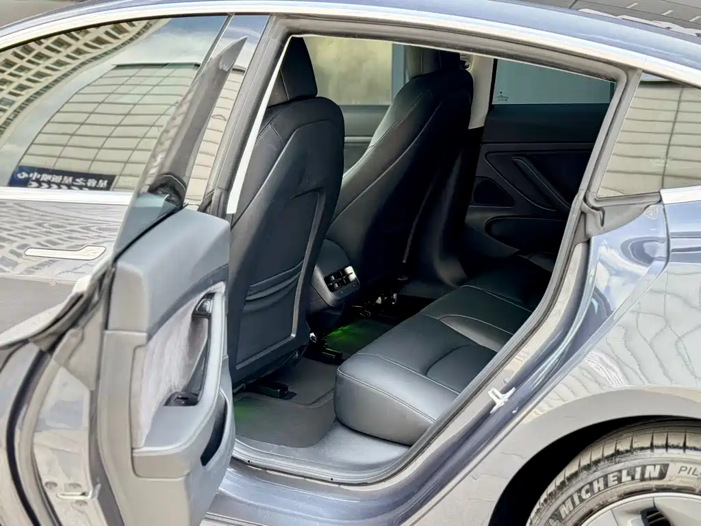 Tesla Model 3 — фото 6