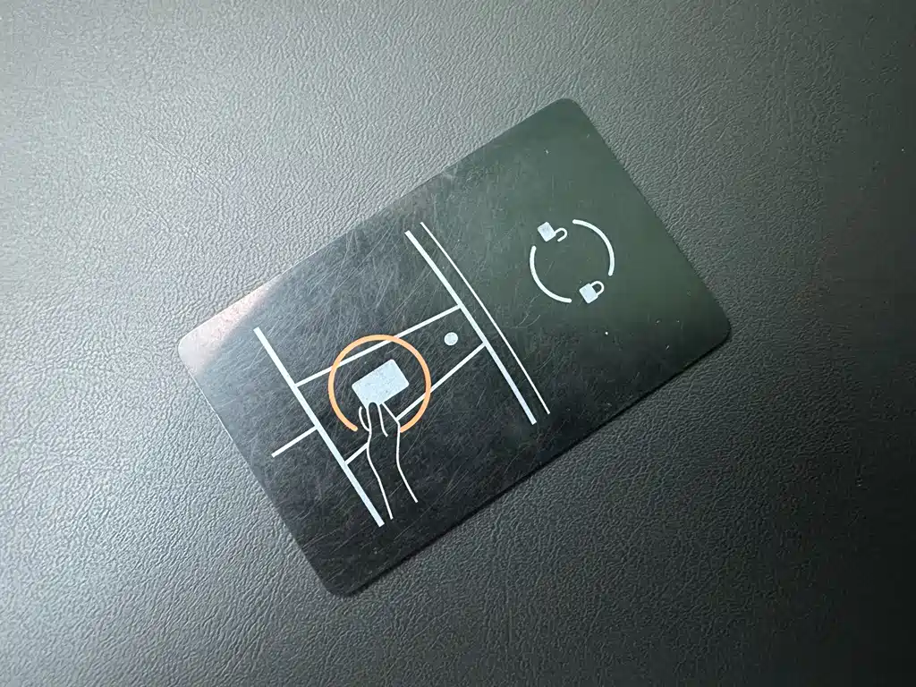 Tesla Model 3 — фото 19