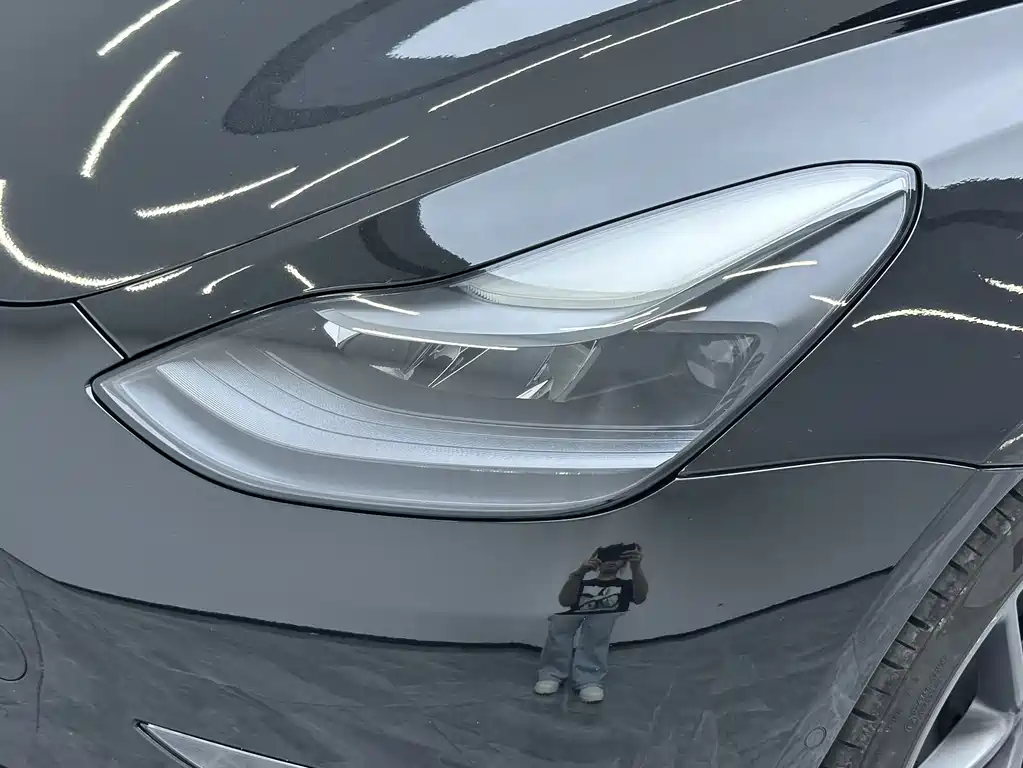 Tesla Model 3 — фото 10