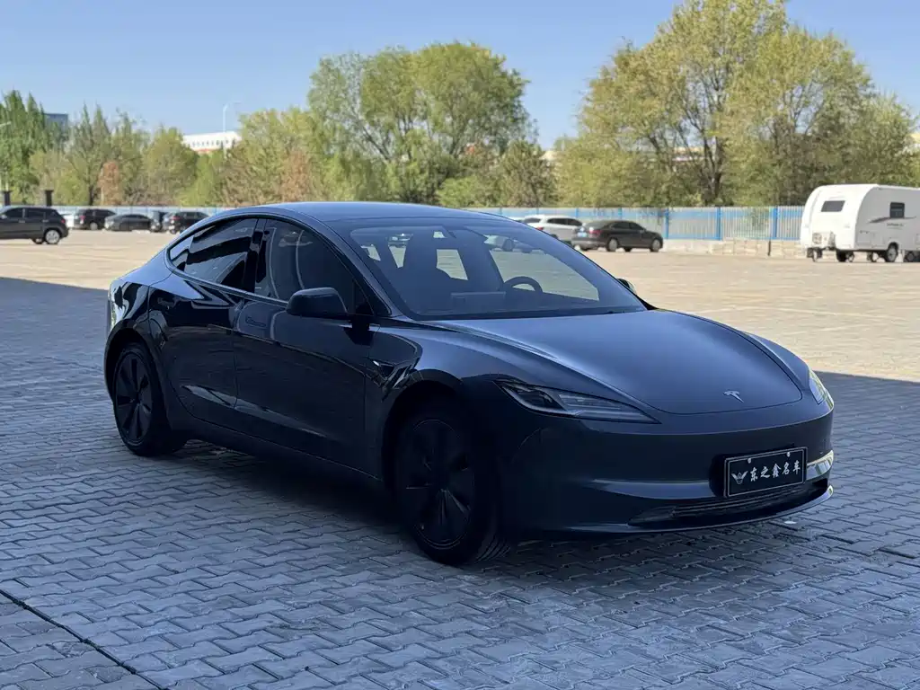 Tesla Model 3 — фото 4